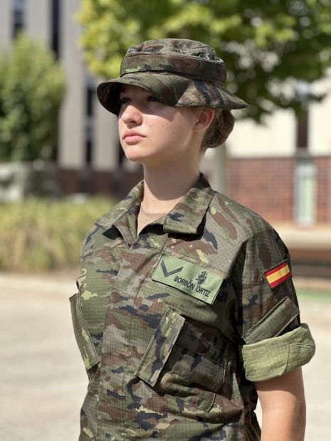 Primeras im&aacute;genes de la princesa Leonor vestida de militar / Gtres