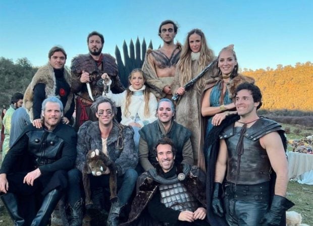 La 'tribu' de amigos de Tamara Falc&oacute; e &Iacute;&ntilde;igo Onieva / Instagram