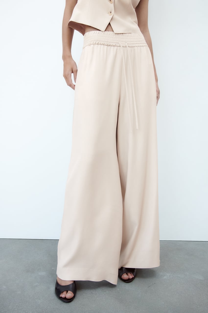 Estos son los cinco vaqueros wide leg que debes tener en tu armario este otoño