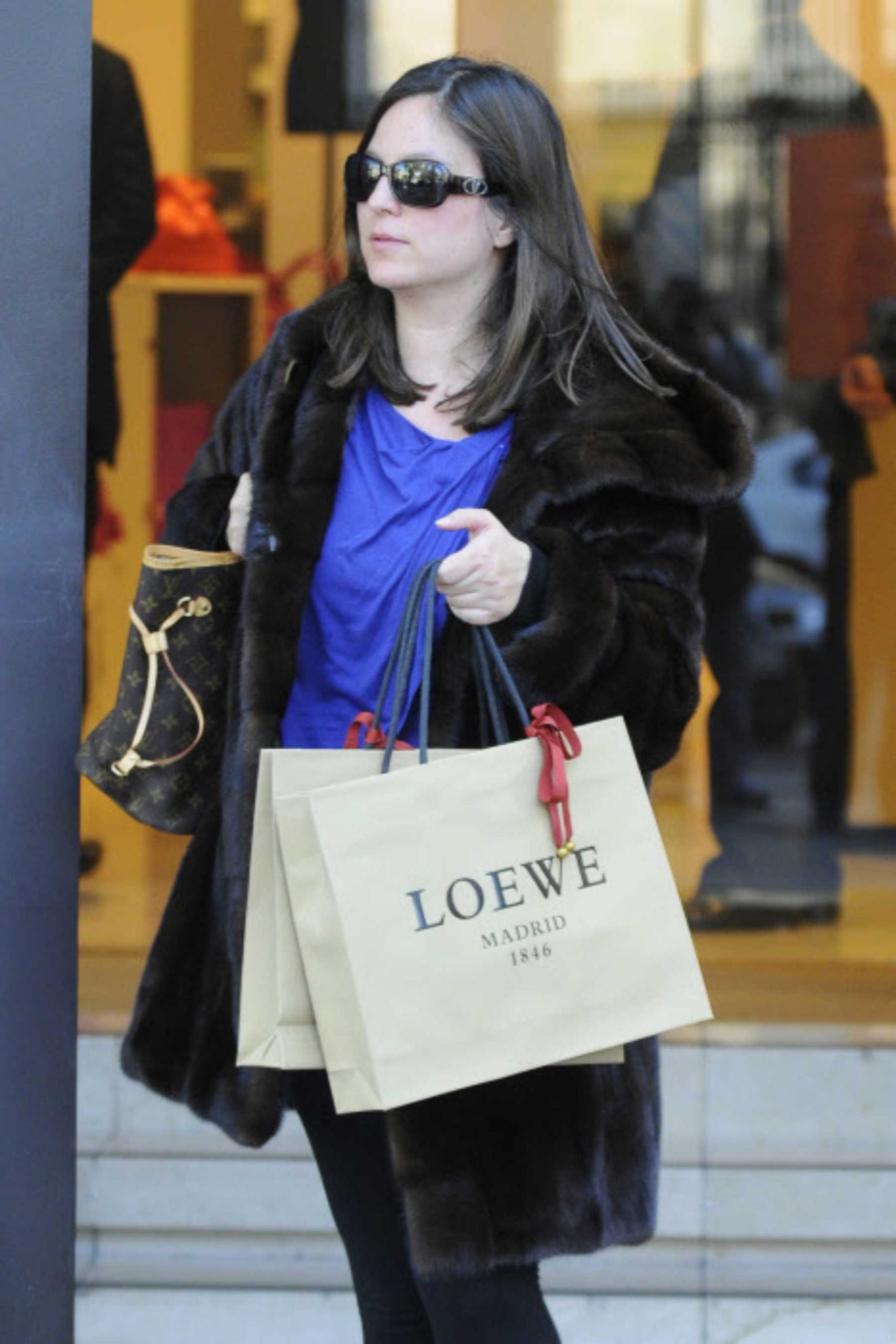 Chabeli Iglesias durante un d&iacute;a de compras por Madrid / Gtres
