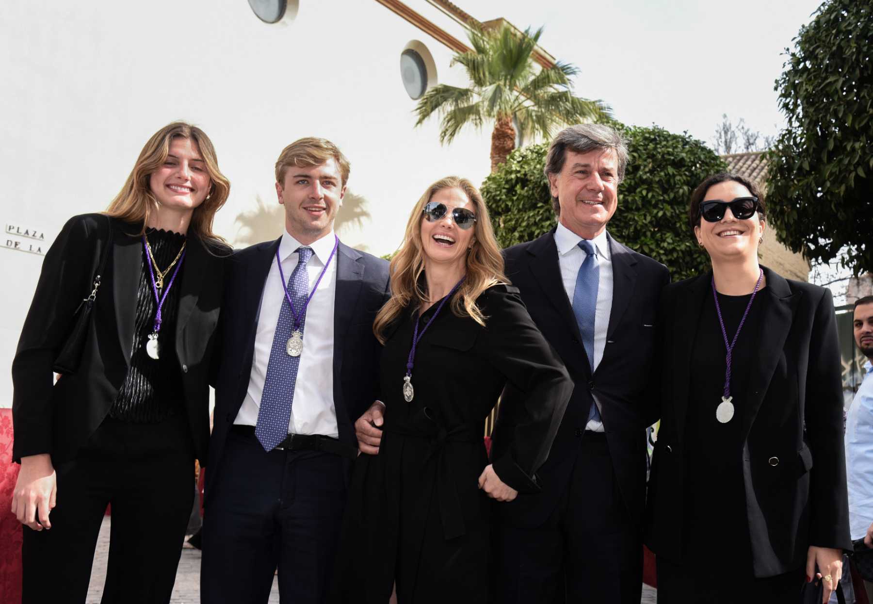 Cayetano Mart&iacute;nez de Irujo y su familia en Sevilla / Gtres