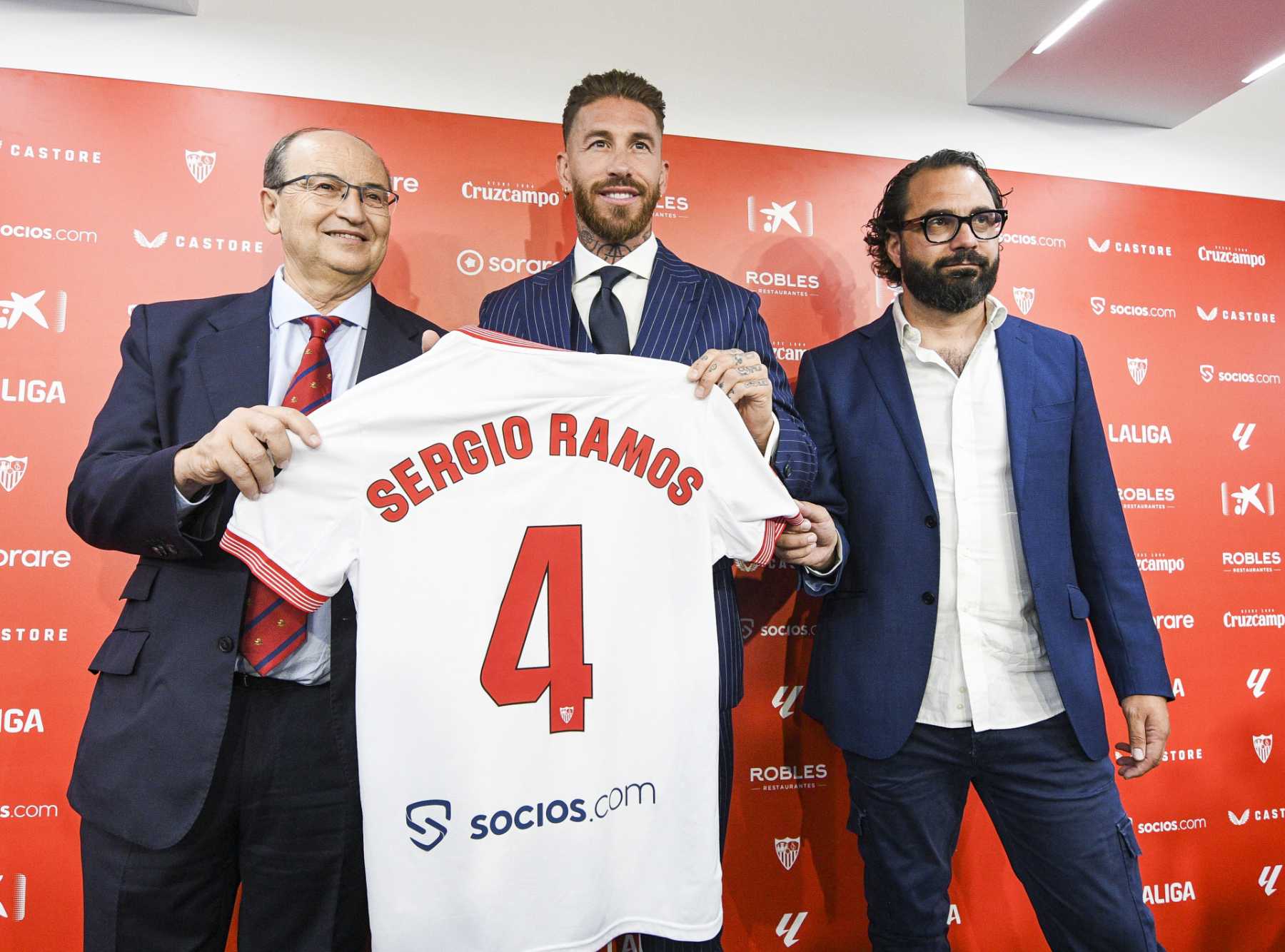 Sergio Ramos en su presentaci&oacute;n como fichaje del Sevilla FC / Gtres