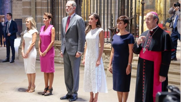 La Reina Letizia en un acto en Pamplona junto al Rey Felipe / Gtres