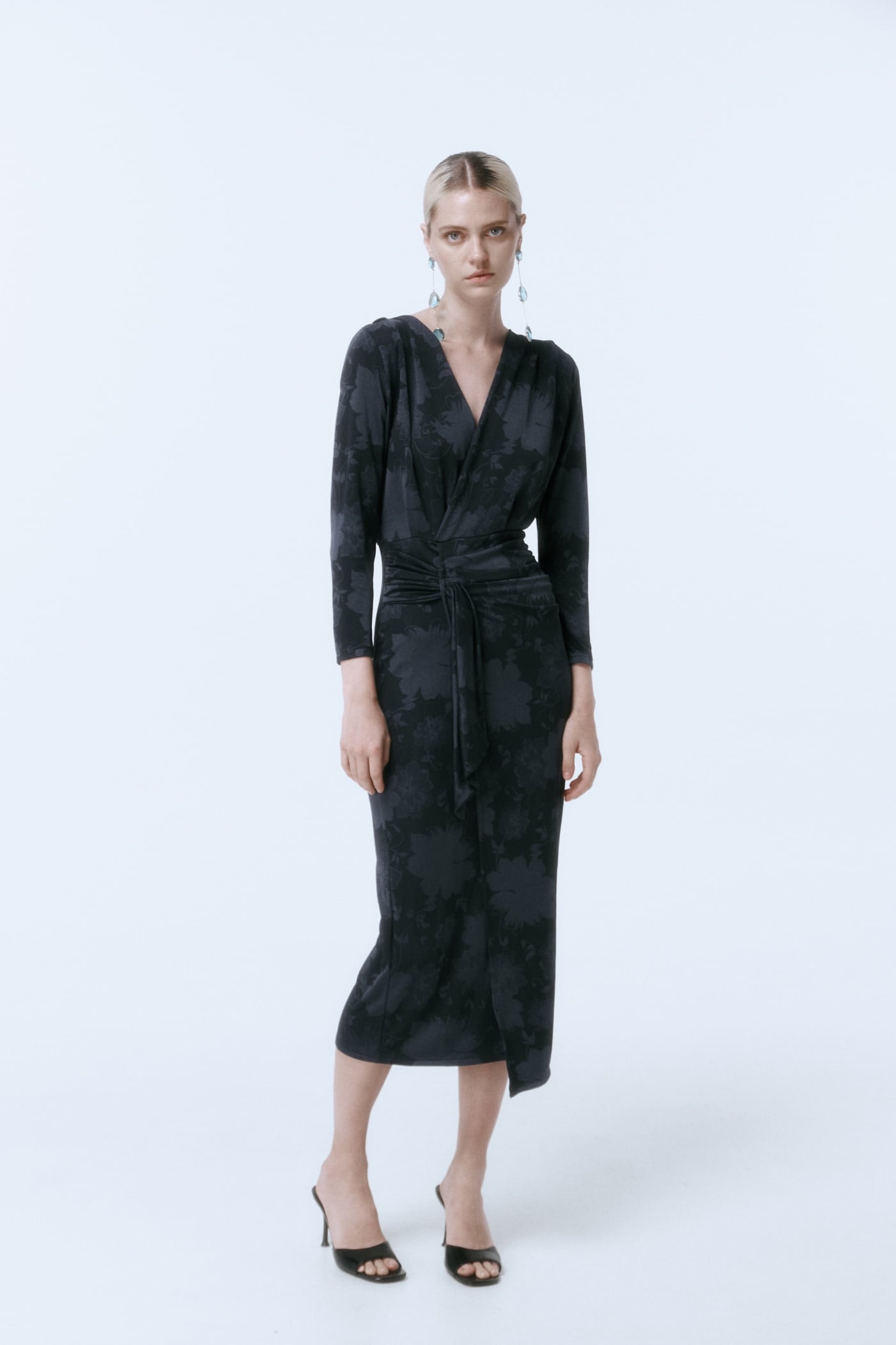 Sfera tiene los 5 vestidos de otoño que vas a querer en tu armario. Los recomiendan las expertas en moda