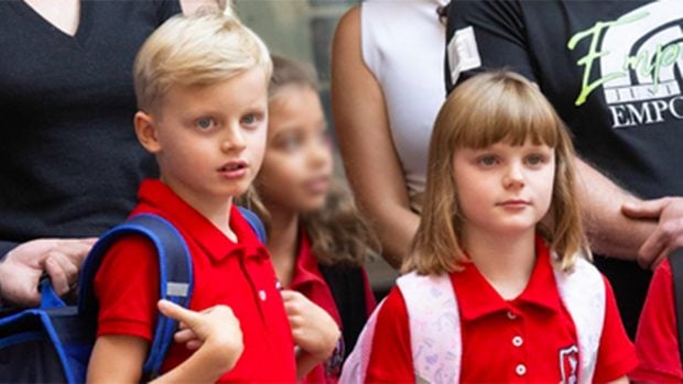 Jacques y Gabriella en su primer día de colegio / Eric Mathon / Palais princier