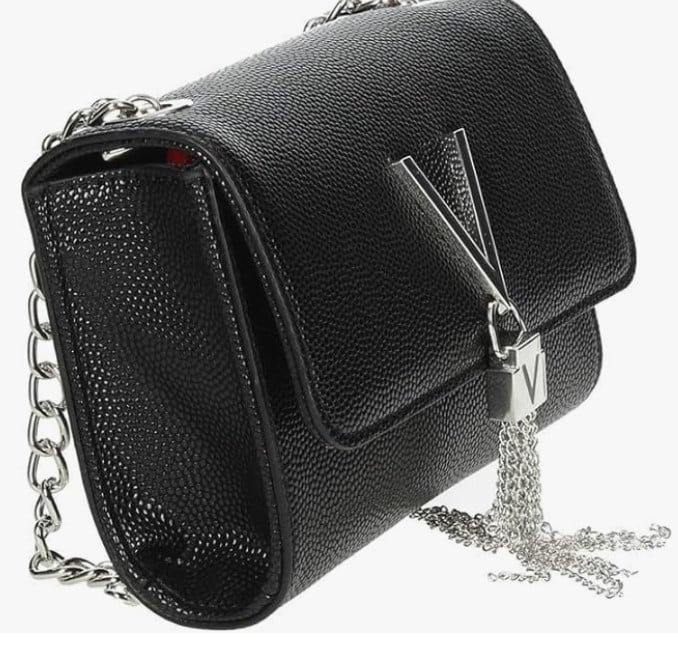 Descubre por qu&eacute; el bolso de hombro de Valentino by Mario Divina es el m&aacute;s vendido en Amazon