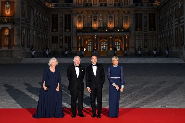 Camila reina, Macron