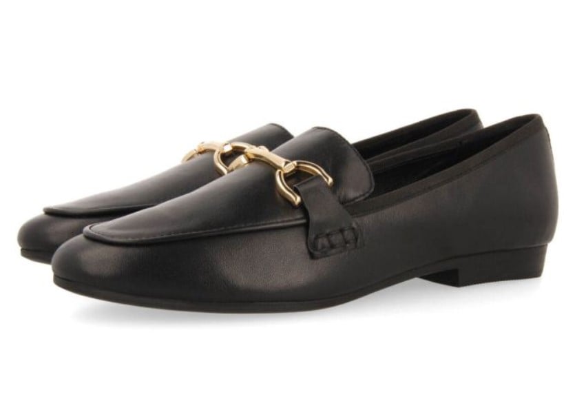 Los mocasines de Gioseppo que ser&aacute;n un 'must' en tus looks de oficina