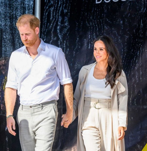Meghan Markle y el pr&iacute;ncipe Enrique durante un viaje / Gtres