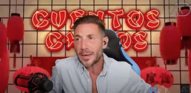 Antonio David se burla del final de 'Cuentos chinos' / Youtube