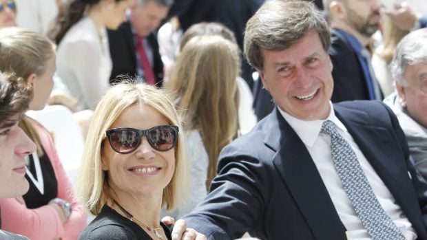 Eugenia Mart&iacute;nez de Irujo con su hermano Cayetano. (Foto: Gtres)