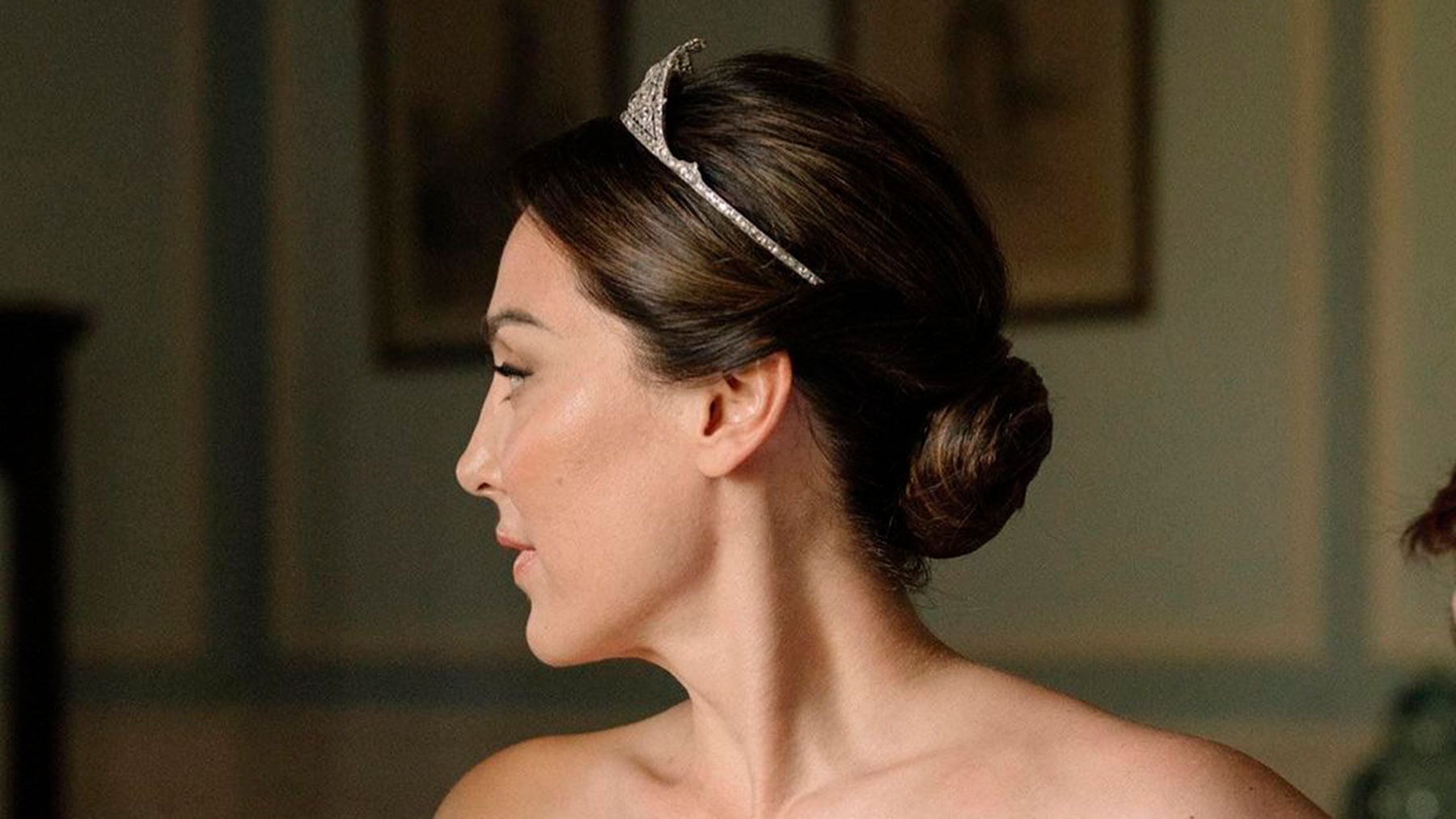 Detalle de la tiara de Tamara Falc&oacute; para su boda / Gtres