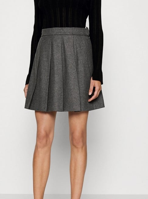 Sigue la tendencia monocrom&aacute;tica viral de este oto&ntilde;o con estos cinco total look gris