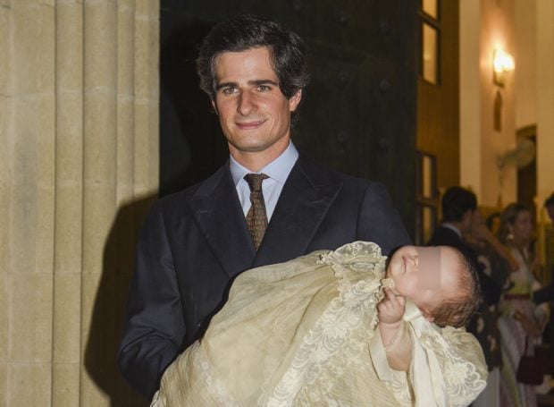 El duque de Hu&eacute;scar durante el bautizo de su hija / GTRES