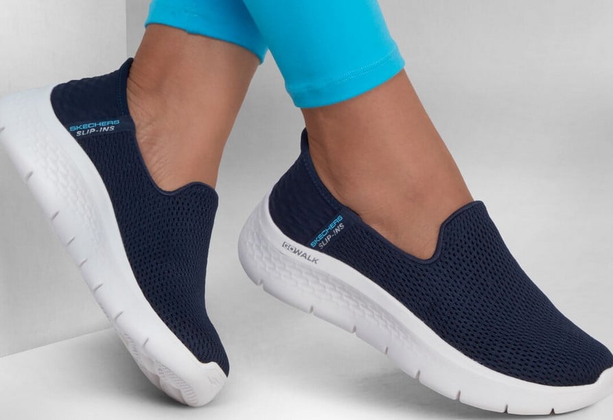Son las deportivas de Skechers que necesitabas: p&oacute;ntelas sin esfuerzo