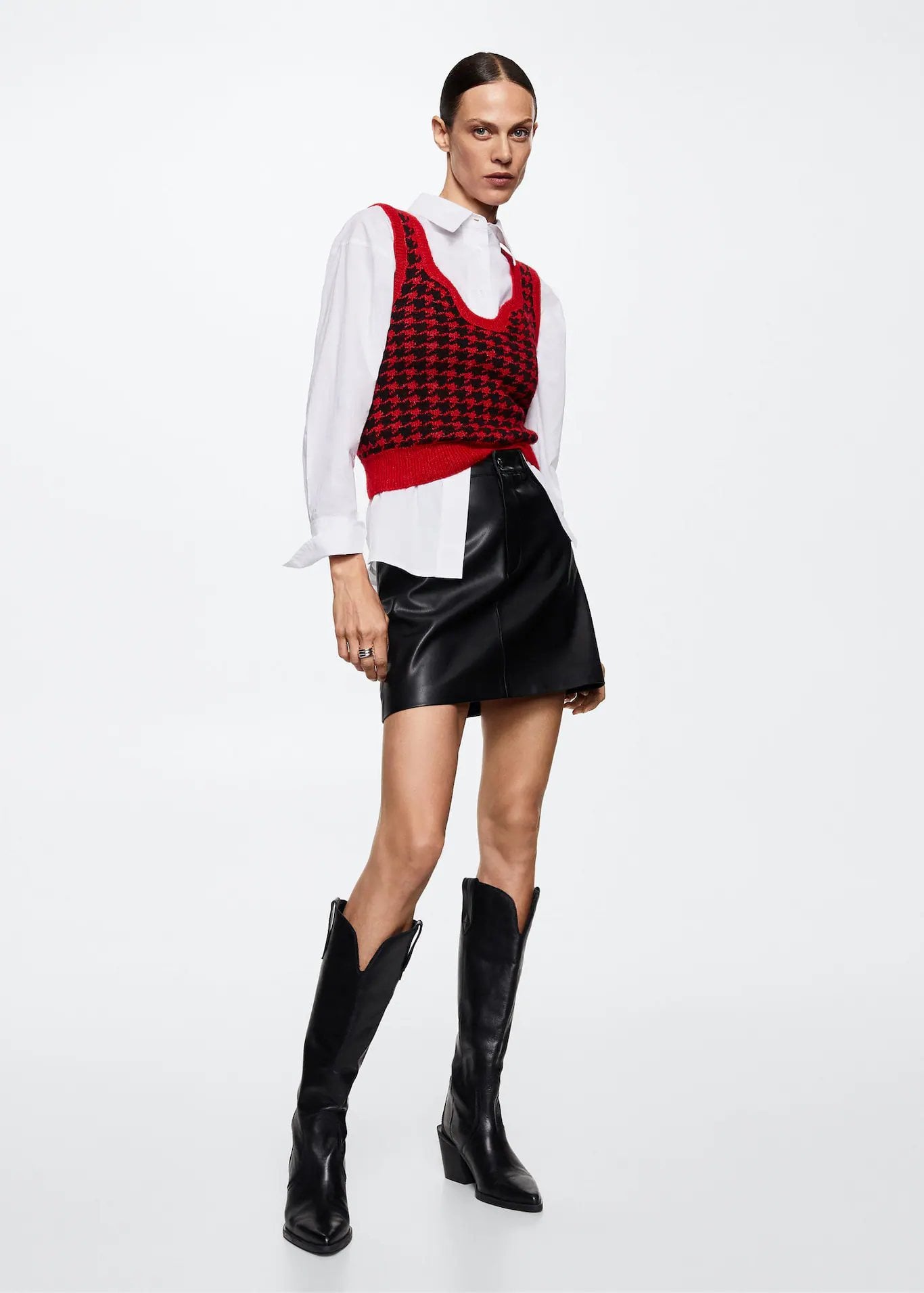 Mango Outlet tiene unos incre&iacute;bles chalecos para ir a la moda gastando muy poco dinero, son la prenda estrella de esta temporada que no vas a poder dejar escapar