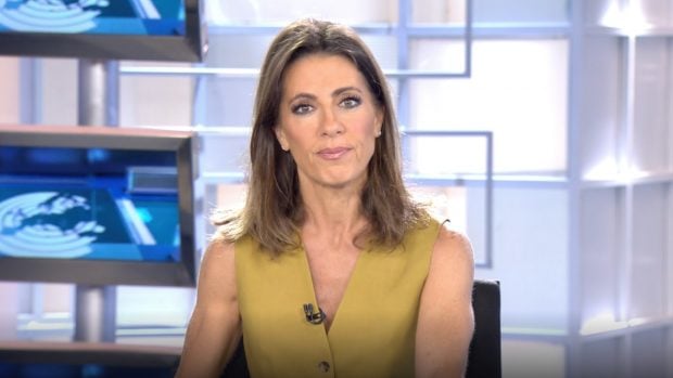 &Aacute;ngeles Blanco en los Informativos de Telecinco/ Mediaset