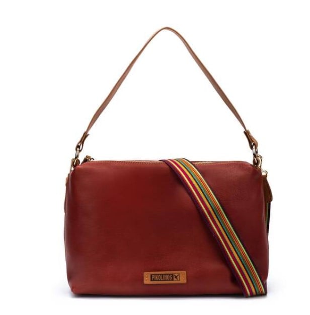 Est&aacute;s de suerte: el bolso bandolera m&aacute;s vers&aacute;til de todos lo tiene Pikolinos con una rebaja espectacular
