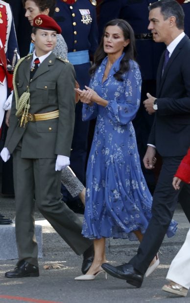 la princesa Leonor y la Reina Letizia en el desfile del 12 de octubre