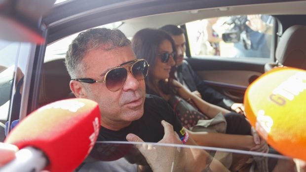 Jorge Javier V&aacute;zquez es el padrino de la boda de la hija de Isabel Pantoja