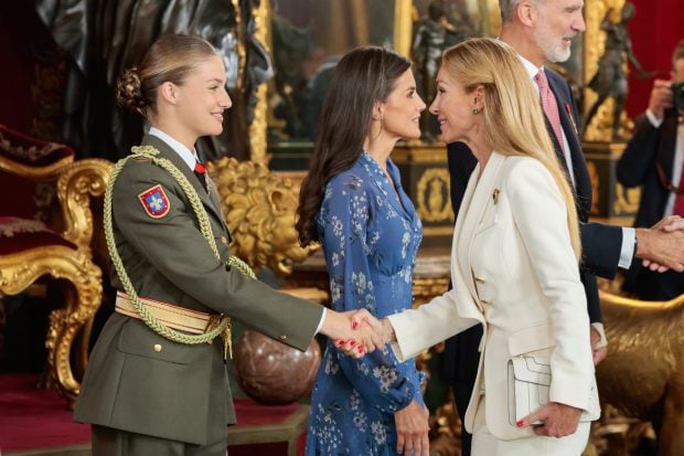 Esther Alcocer Koplowitz en el traidiconal besamanos del D&iacute;a de la Hispanidad/ Gtres