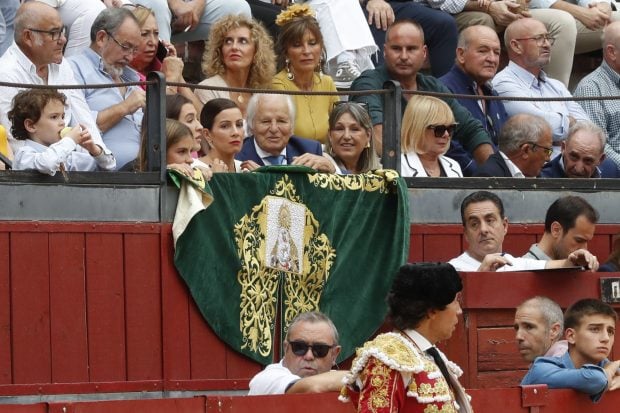 Manuel Ben&iacute;tez con Virgina Troconis y Alba D&iacute;az / GTRES