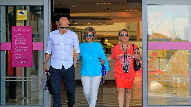 Mar&iacute;a Teresa Campos, Carmen Borrego y Gustavo / Gtres