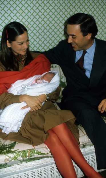 Isabel Preysler y Carlos Falc&oacute; junto a su hija Tamara / Gtres