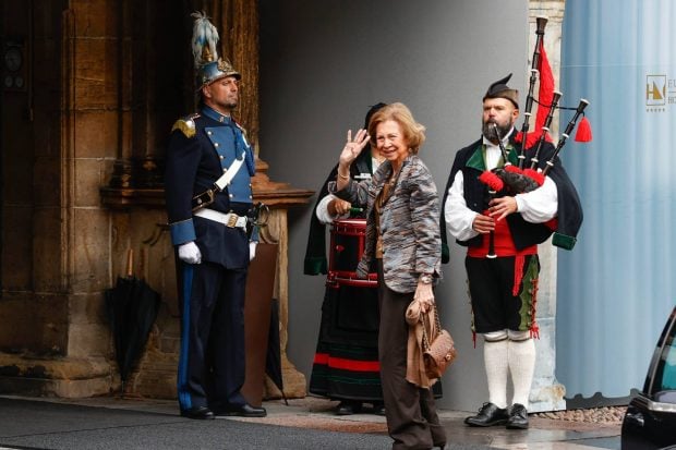Reina Sofia Oviedo, Reina Sofia look Premios Princesa de Asturas, Reina Sof&iacute;a Asturias,