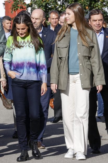 familia real, infanta sofia, leonor de borbon, princesa de asturias,