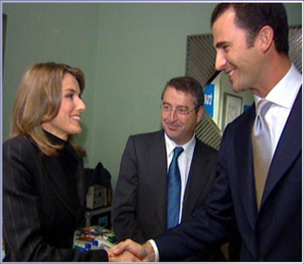 reyes espa&ntilde;a, reyes espa&ntilde;a hotel reconquista, rey felipe premios princesa asturias, reina letizia, reyes espa&ntilde;a fotos, reina letizia primera imagen