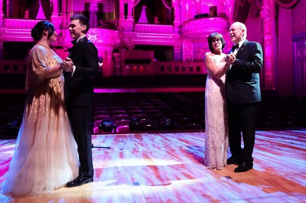 Alberto de M&oacute;naco Estefan&iacute;a, Alberto Estefan&iacute;a baile, Estefan&iacute;a gala M&oacute;naco,