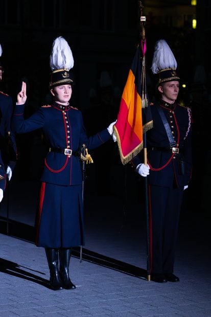 Elisabeth B&eacute;lgica militar, Elisabeth B&eacute;lgica jura, 