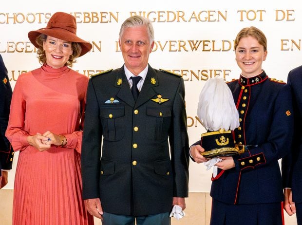 Elisabeth B&eacute;lgica militar, Elisabeth uniforme,