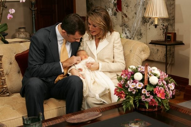 Leonor retrospectiva, Leonor mayor&iacute;a de edad, 