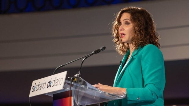 Isabel D&iacute;az Ayuso traje chaqueta verde, Isabel D&iacute;az Ayuso verde, Isabel D&iacute;az Ayuso traje femenino,