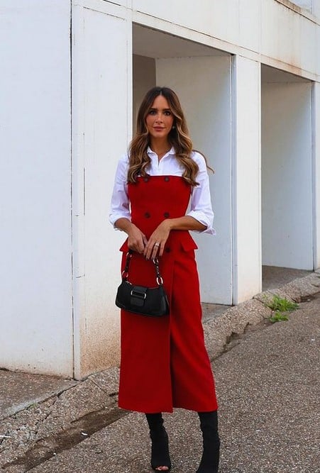 Llega el primer vestido viral para Navidad. Es rojo, de Zara y lo lleva Rocío Osorno