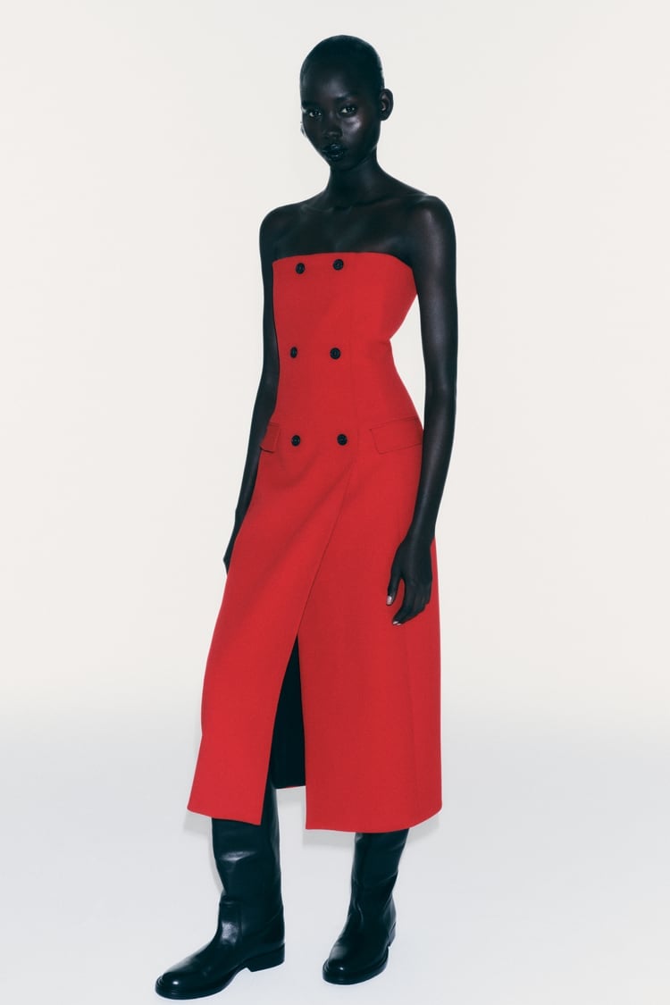 Llega el primer vestido viral para Navidad. Es rojo, de Zara y lo lleva Rocío Osorno