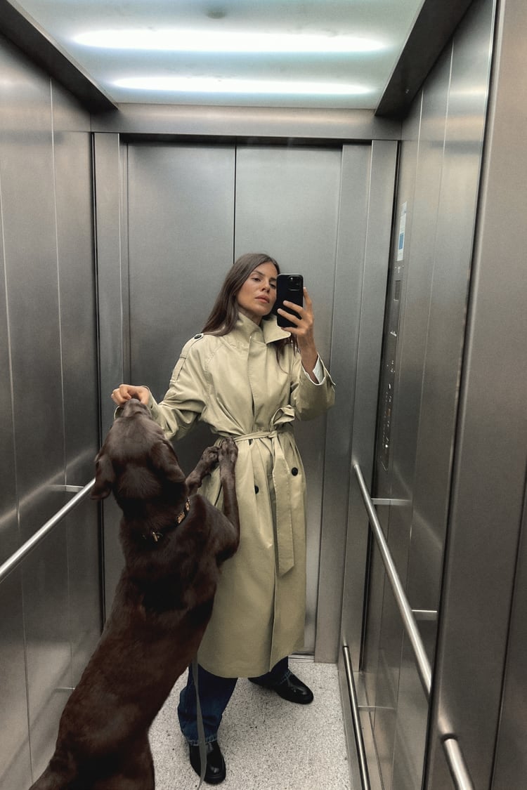 5 trench largos de Zara para no renunciar al estilo los d&iacute;as de lluvia
