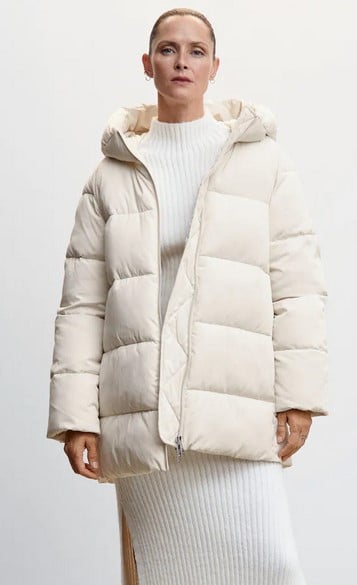 Mango Outlet reta a Uniqlo y sus m&iacute;ticos anoraks acolchados con este que es igual de calentito