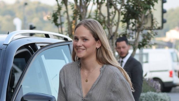 Irene Urdangarin, Juan Urquijo