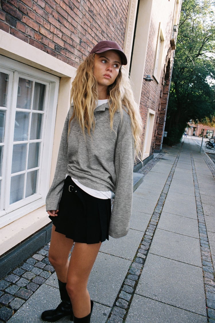 Son tendencia este invierno: 5 sudaderas de punto que te van a salvar m&aacute;s de un look los d&iacute;as de fr&iacute;o