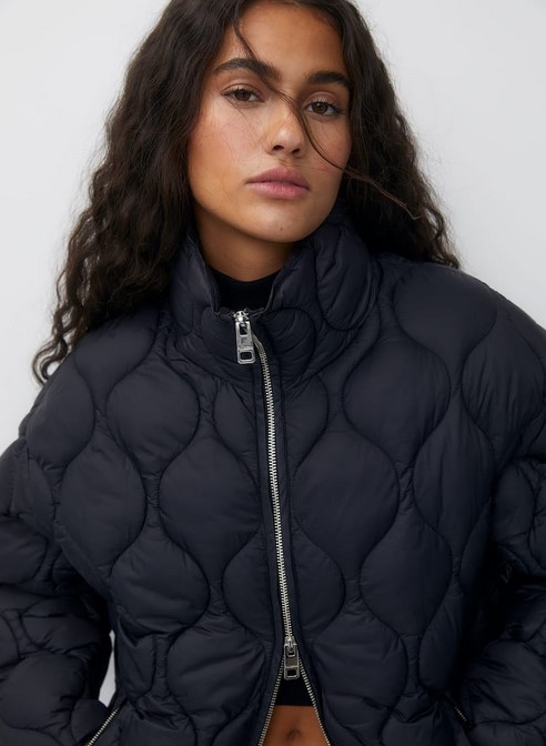 Las alternativas m&aacute;s baratas a la m&iacute;tica cazadora Barbour: las mejores de Zara, Mango, Springfield...