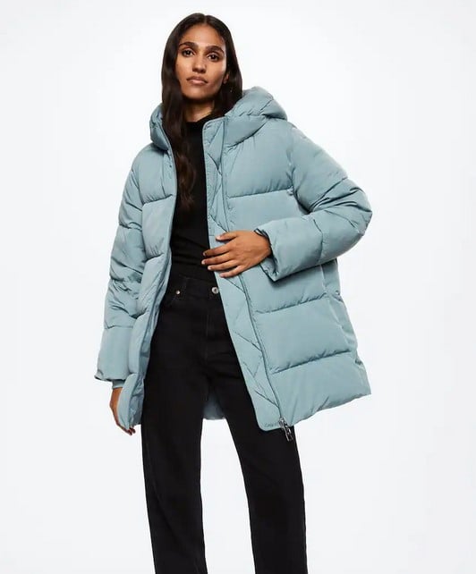 Mango Outlet se adelanta al Black Friday y rebaja su mítico anorak a un precio de locos