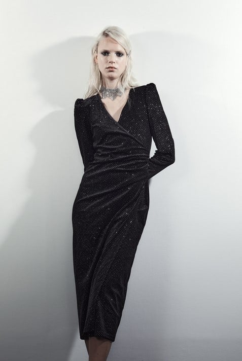 Mango Outlet tiene el clon del agotadísimo vestido de lentejuelas de Mango por menos de 15 euros