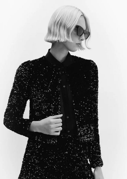 Va a ser la chaqueta de la Navidad: negra, con lentejuelas y por muy poco dinero en Mango