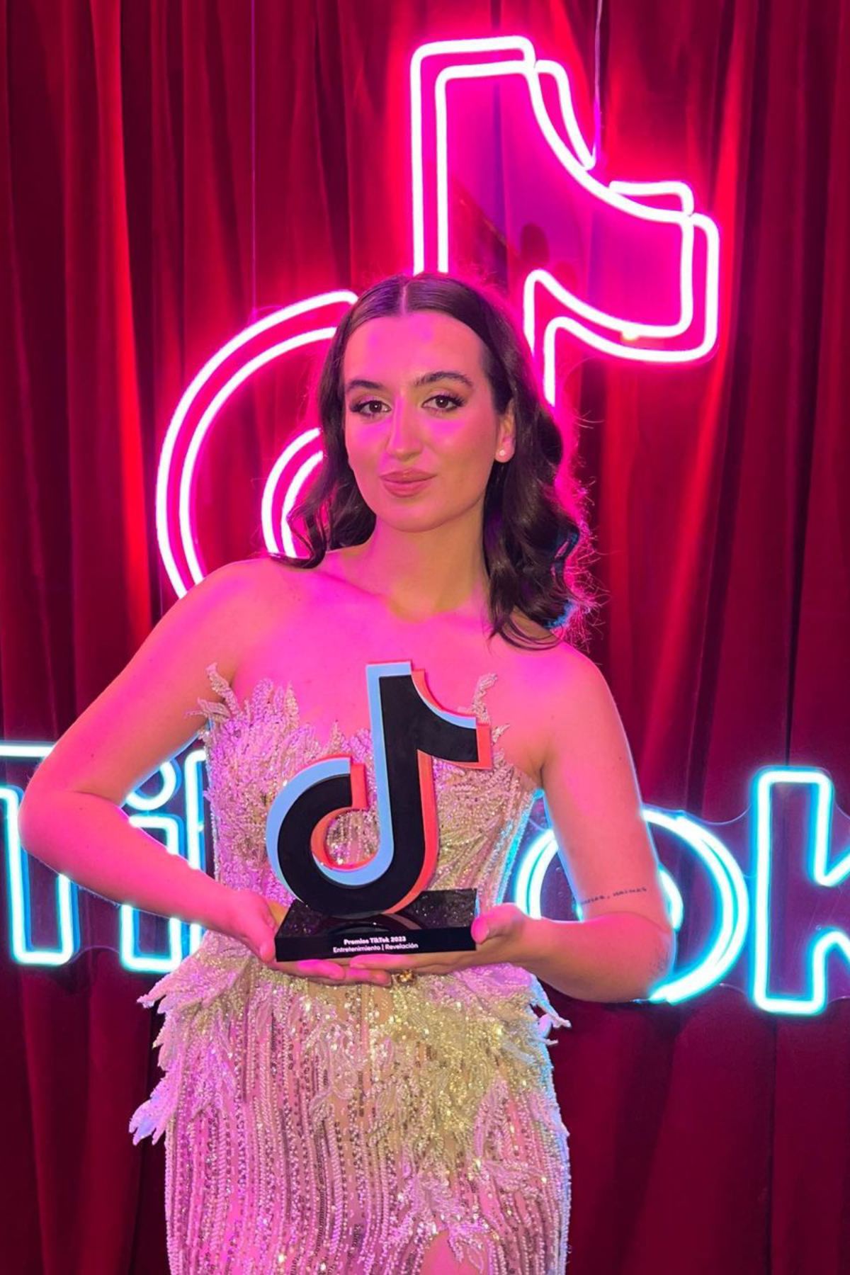 ariane hoyos, influencer, tiktok