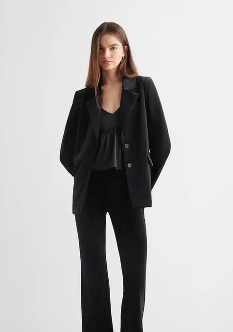 Fichamos la blazer perfecta para la cena de Navidad: es de terciopelo y solo la tiene Mango