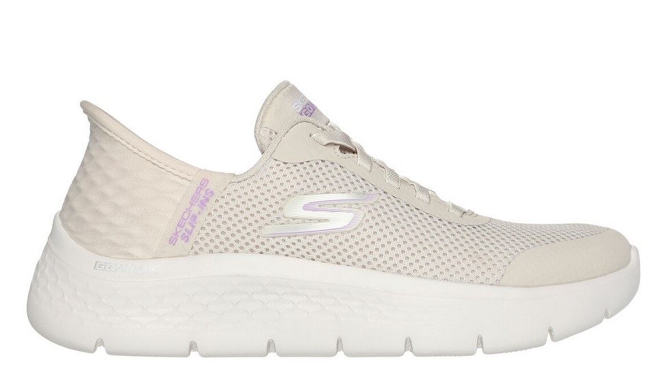 Sal a andar sin perder el estilo: las skechers boho que est&aacute;n causando sensaci&oacute;n por su incre&iacute;ble precio
