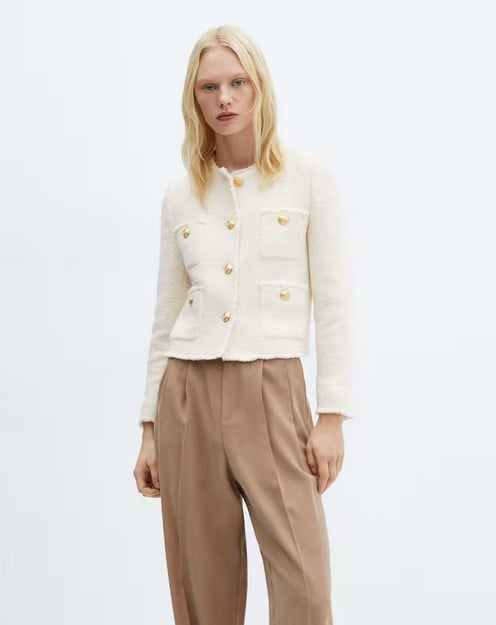 La chaqueta tweed de Mango que te solucionará tus looks esta Navidad